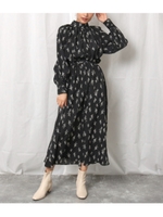 ハイネックボリュームスリーブ小花柄ワンピース/ブラック(027)