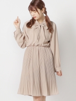 ボウタイ付プリーツワンピース/ベージュ