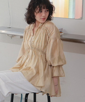 ティアードギャザーボリュームブラウス