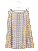 トラペーズラインミディスカート