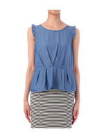 タック使いタンガリーブラウス