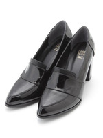 ポインテッドトゥローファーパンプス