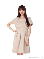 パイピングタックフレアワンピース