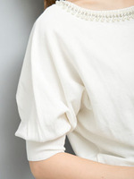 4連パールビジュ付ドルマン5分袖プルオーバー/ブラック