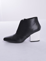 【GDS】 スクエアトゥブーティ/オフホワイト