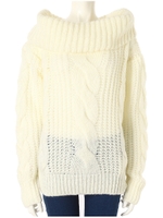 オフタートルネックケーブル編みニット/ブラウン