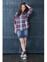 【AZUL by moussy】ANGIEチェック×ペイズリー長袖シャツ/柄RED