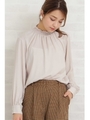 バックサテンハイネックブラウス/ベージュ(040)