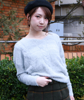フェザーVネックプルオーバー