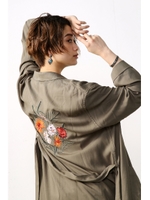 【AZUL by moussy】刺繍ガウンコート/KHA