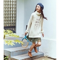 【50%OFF】ロゴ刺しゅう入りタートルネックニット×チュール切り替えワンピースセット