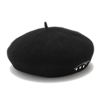 ロゴ刺しゅう入りベレー帽