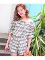 【CHILLE】 リーフ柄フリルショートロンパース/ホワイト(001)