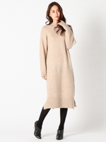 ハイネックミドルゲージスリットニットワンピース/ベージュ