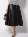 【大きいサイズ】合皮調グロッシーフレアスカート/ブラック