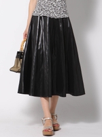 【大きいサイズ】合皮調グロッシーフレアスカート/ブラック