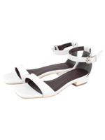 スクエアトゥアンクルストラップサンダル/ホワイト