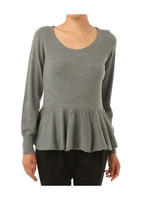 ペプラムニットプルオーバー