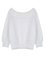 ふわふわオフショルダーニット