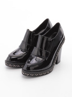 チェーンローファー