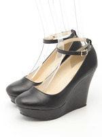 ネックベルトウェッジハパンプス