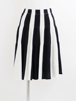 追加生産【宮田聡子さんカタログ着用】ストライプニットスカート