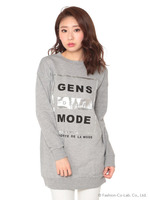 ロゴプリントプルオーバー