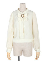 【an another angelus】カメオ付きリボンタイ長袖プルオーバーブラウス/PINKBEIGE