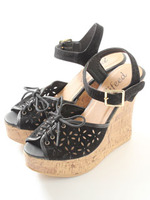 【glifeed】パンチングフラワーウェッジサンダル/レッド