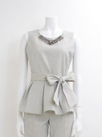 【宮田聡子さんカタログ着用】ビジューノースリブラウス/ブラック