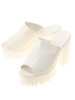 キャタビラーソールサンダル/ホワイト