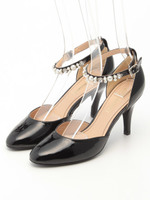 Apuweiser Luxe ビジューストラップ付きパンプス/ブラック