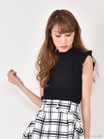 ショルダーボタンフリルニット/オフホワイト