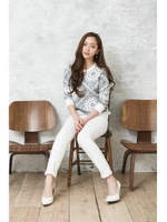 【AZUL by moussy】バンダナ柄長袖プルオーバー/柄T.GRY