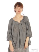 ハンド風フラワー刺繍ボリューム袖カットソー/レッド