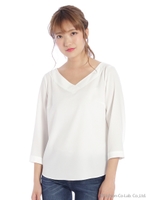バックチェーン付きVネックブラウス/オフホワイト