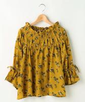 花柄シャーリングオフショルブラウス
