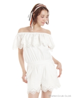 スカラ刺繍オフショルダーロンパース/ホワイト