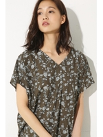 【AZUL by moussy】ペイズリーフラワー柄プルオーバー/柄KHA