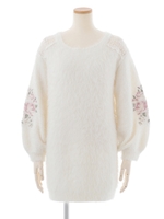 袖刺繍ニットワンピース/ホワイト