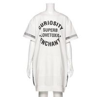 【51%OFF】サイドテープつきロゴ入りミニ裏毛ワンピース