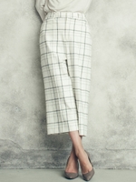 【大きいサイズ】《ラエフ定番アイテム【極】シリーズ》《セットアップ対応》ピクシエスタ柄ガウチョパンツ/ホワイト系その他