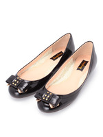 スタッズ付きバレエシューズ