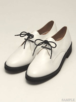 レースアップシューズ