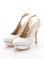 バックストラップパンプス