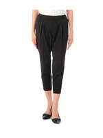 タック使いストレッチクロップドパンツ