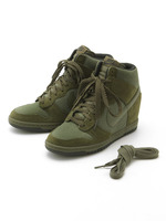 【NIKE】WMNS DUNK SKY HI ESSENTIAL