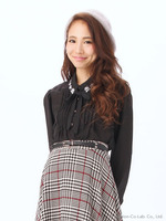 装飾付ヨークレース／長袖BL