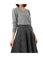 Vネックニットプルオーバー