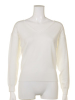 後ろボタンVネックニット